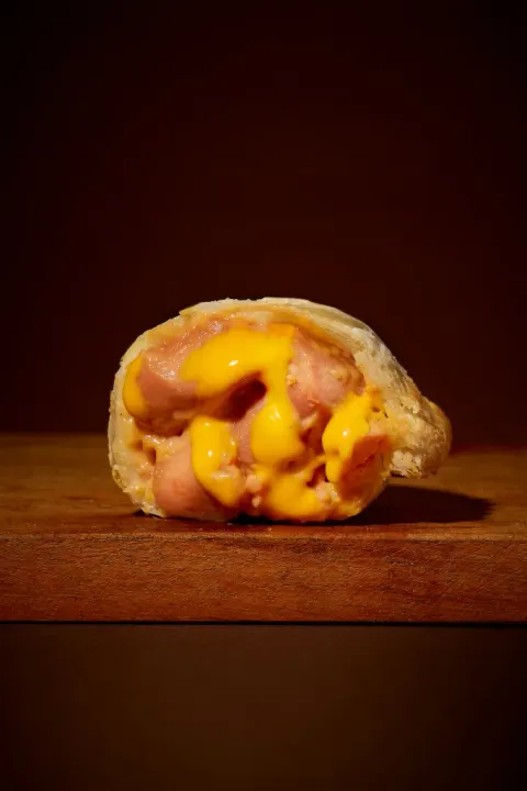 Salchicha y Cheddar