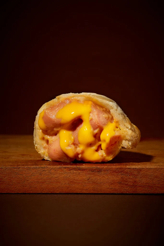 Salchicha y Cheddar